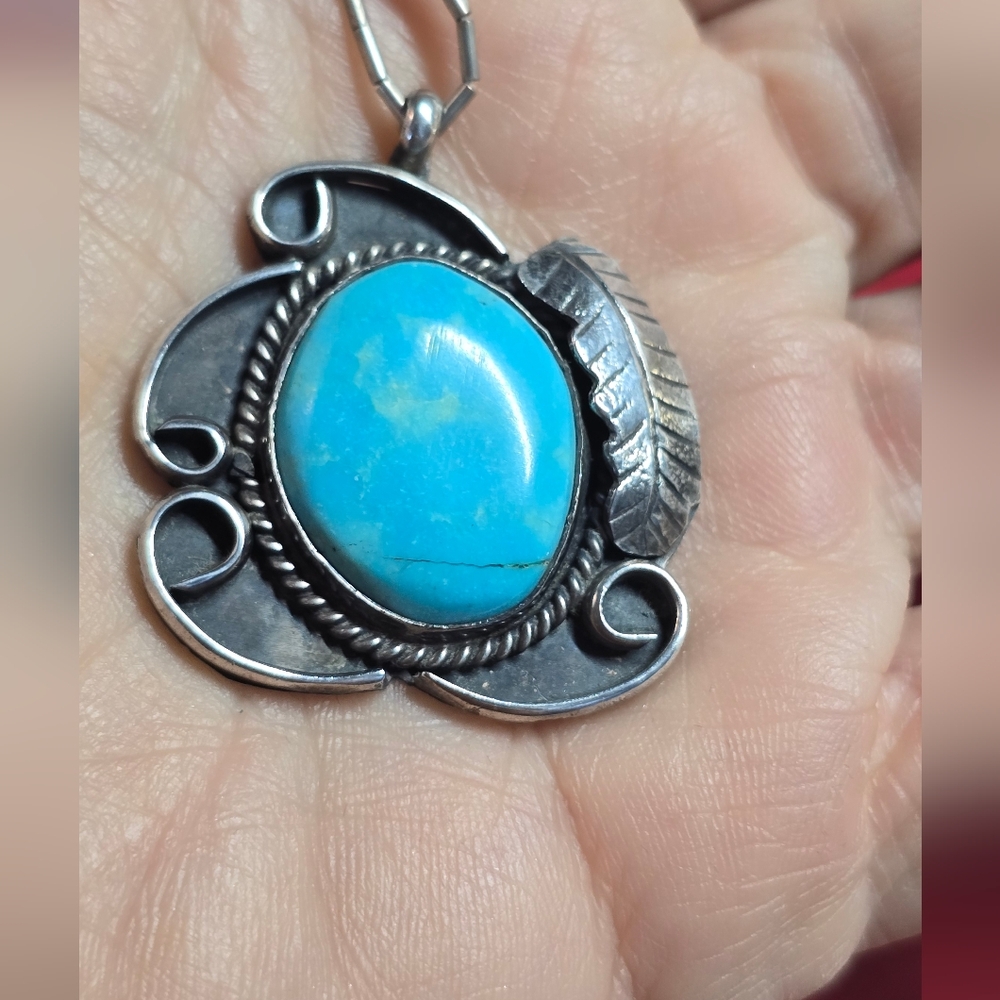Vintage Navajo Unsigned Stering Silver and Turquoise Pendant Necklace - Picture 5 of 5